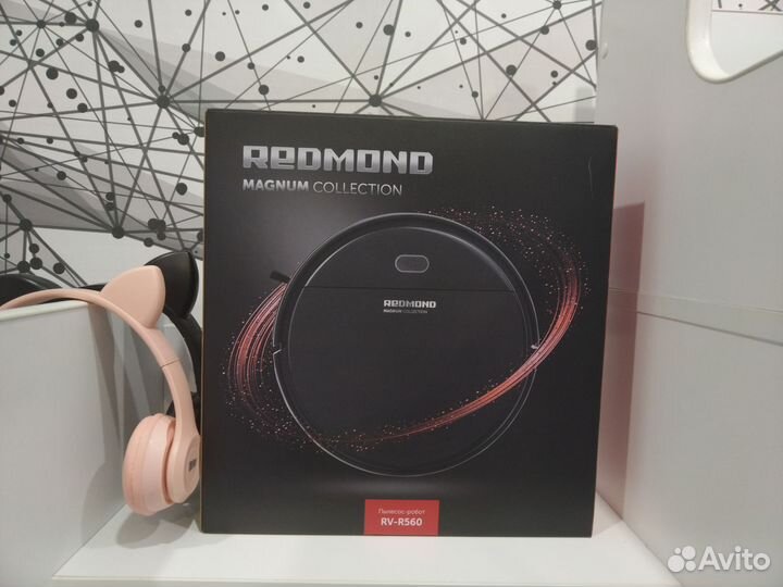 Новый Робот-пылесос Redmond RV-R560