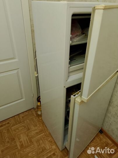 Холодильник бирюса