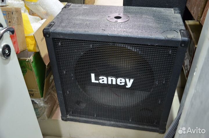 Басовый кабинет фирменный Laney Theatre TE800