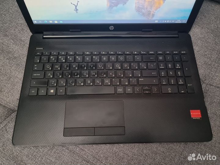 HP FullHD DDR4 4gb+SSD 256+AMD A6-9225+R7 M440 2gb