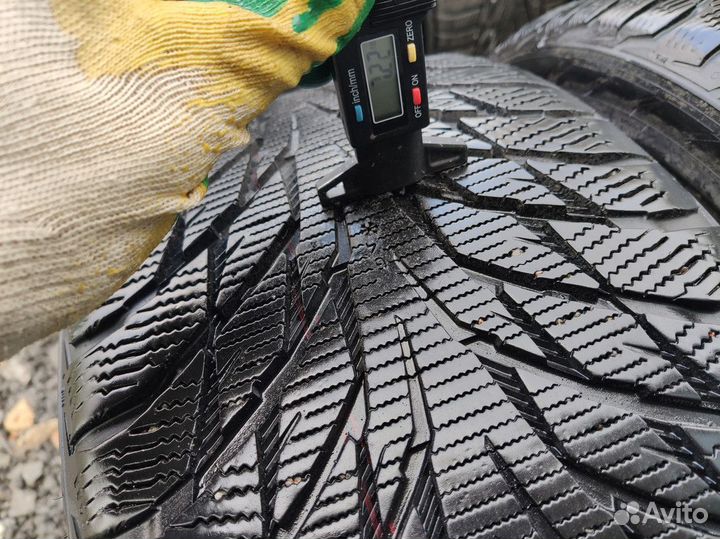 Nokian Tyres Hakkapeliitta R2 255/40 R19 100R