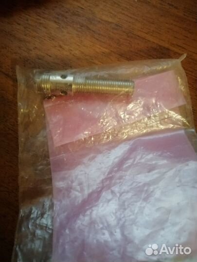 Индуктивный датчик Omron E2A-S08KS02-M1-C1