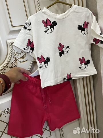 Костюм на девочку. Новый. Турция