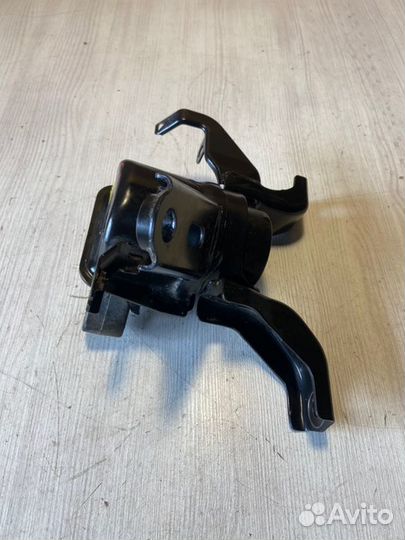 Подушка двигателя правая Toyota Corolla 180 1ZR-FE