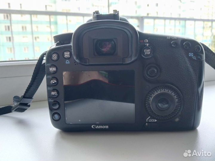 Зеркальный фотоаппарат Canon eos 7D