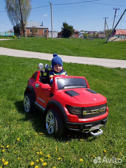 Детский электромобиль