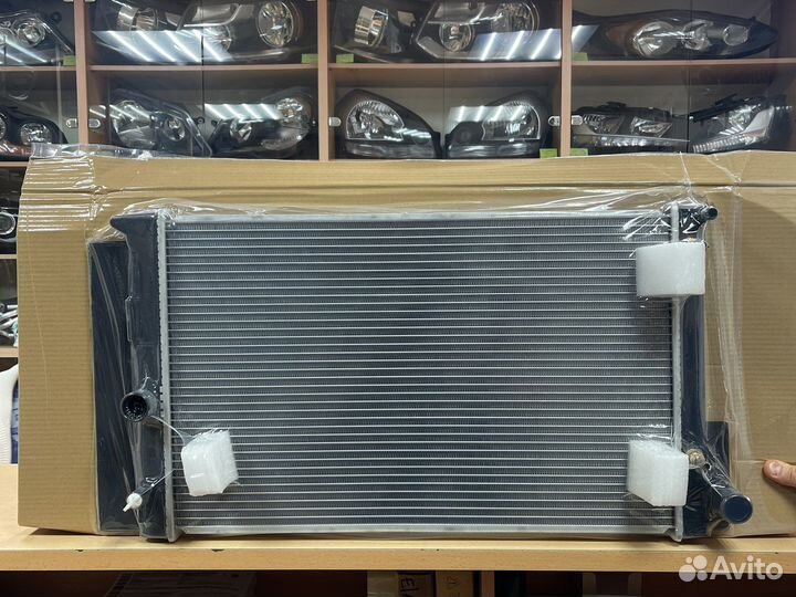 Радиатор охлаждения Тойота Королла /Corolla