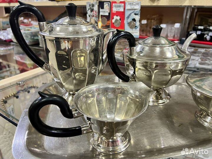 Сервиз чайный на подносе