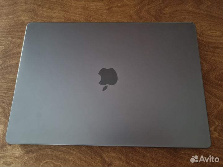 MacBook Pro 16 m1 pro 16gb 1tb