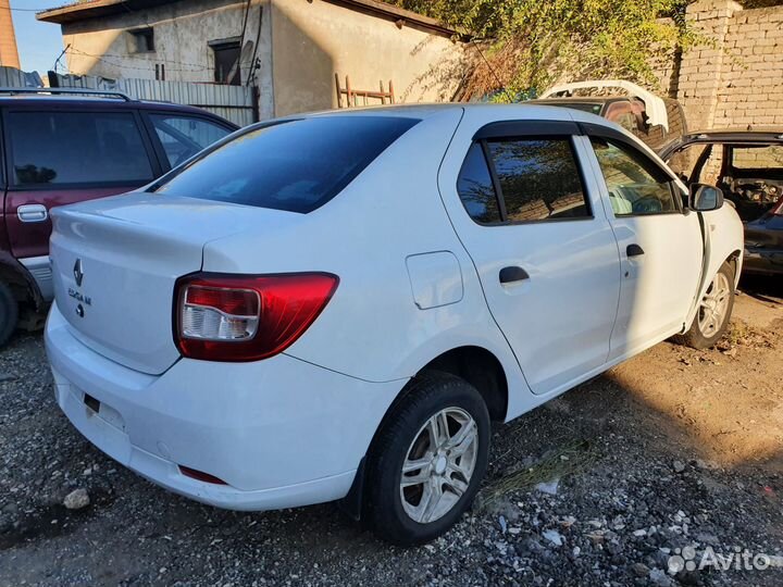 Renault Logan 1.6 МТ, 2014, битый, 200 000 км