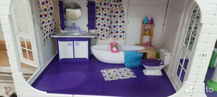 Кукольный домик с мебелью