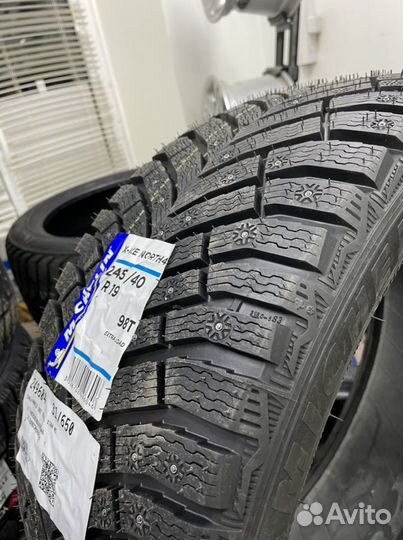 Michelin X-Ice North 4 245/40 R19 98T