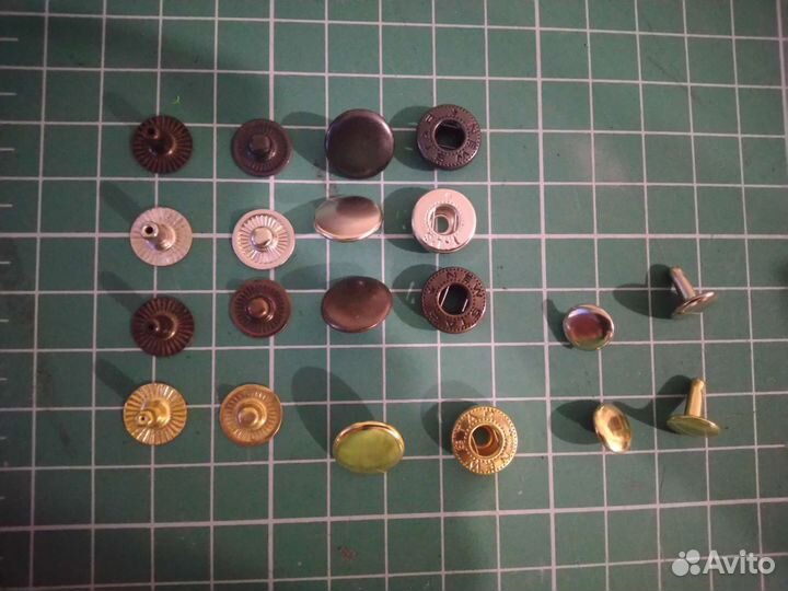 Кнопки, хольнитены