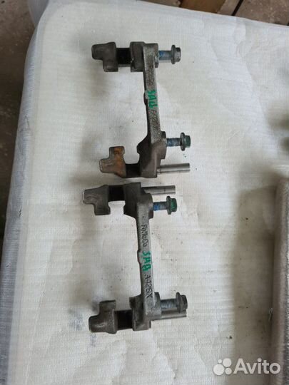 Скоба суппорта задняя Ford Focus 3 1.6 2013