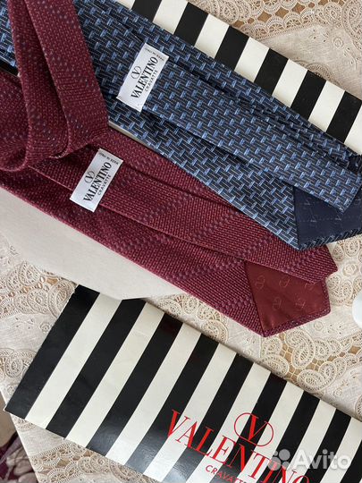 Галстук новый от Valentino шелк 100%