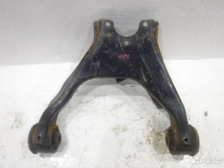 Рычаг передний правый верхний 4010A104