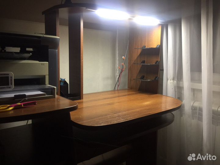 Компьютерный стол с подсветкой