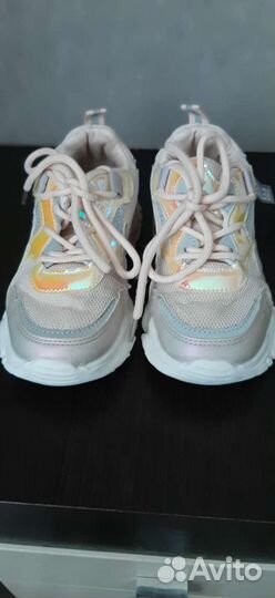 Кроссовки для девочки