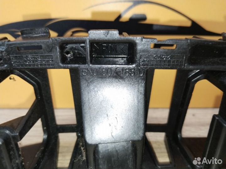 Крепление бампера переднее левое Volkswagen Tiguan