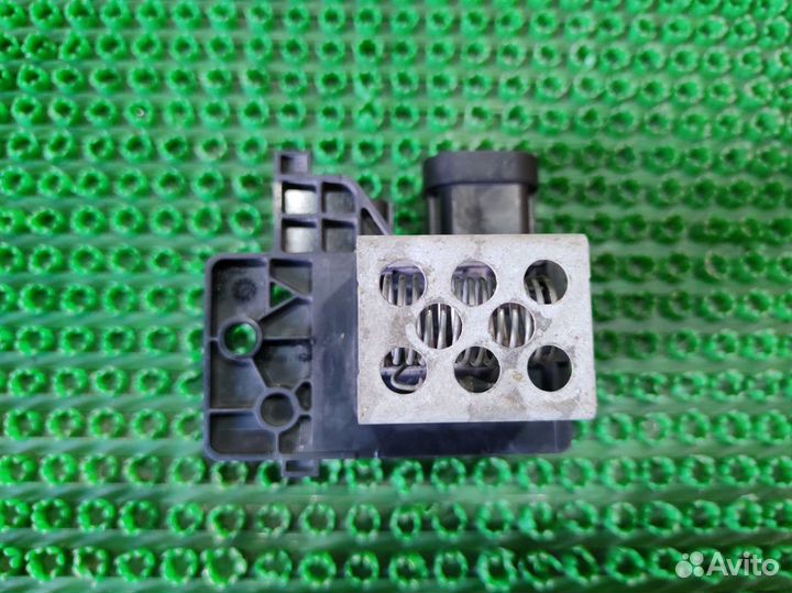 Резистор вентилятора охлаждения Renault Logan II