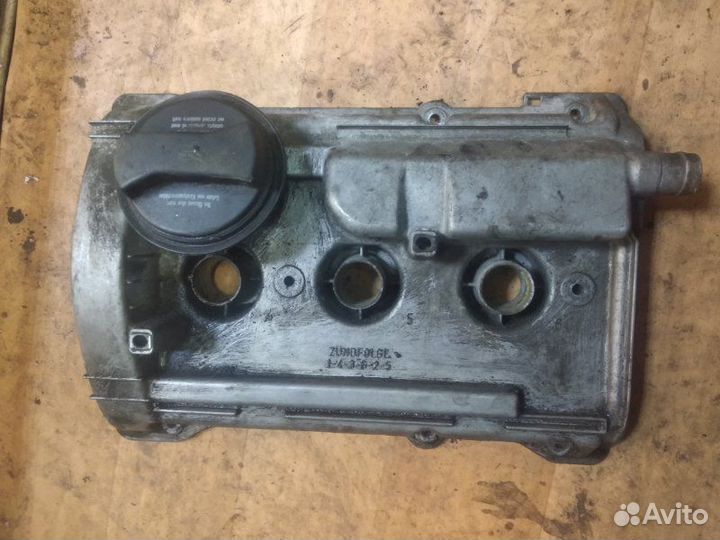 Клапанная крышка левая Audi A4 B5 AQD