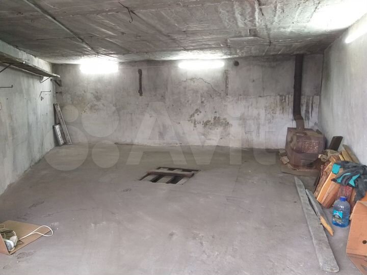 Гараж, > 30 м²