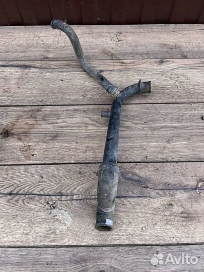 Патрубок охлаждения двигателя Daewoo Nexia 1.6