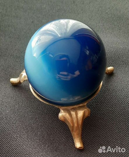 Фигурка из бронзы, латуни, шар кошачий глаз