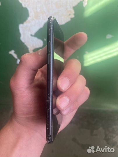 Телефон iPhone 7