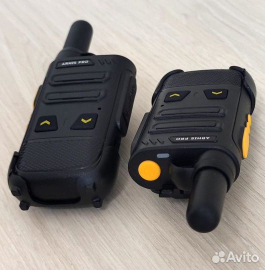 Рация-радиостанция в комплекте с наушниками