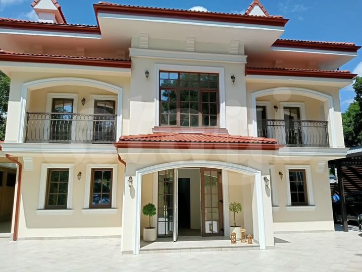 Дом 275,9 м² на участке 4,7 сот.