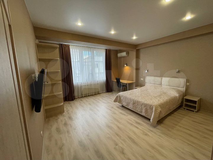 2-к. квартира, 85 м², 2/4 эт.