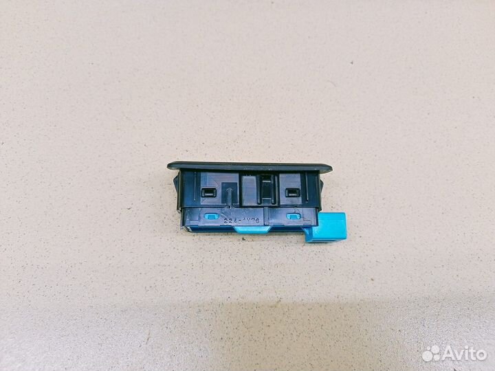 Кнопка многофункциональная RAV 4 2013