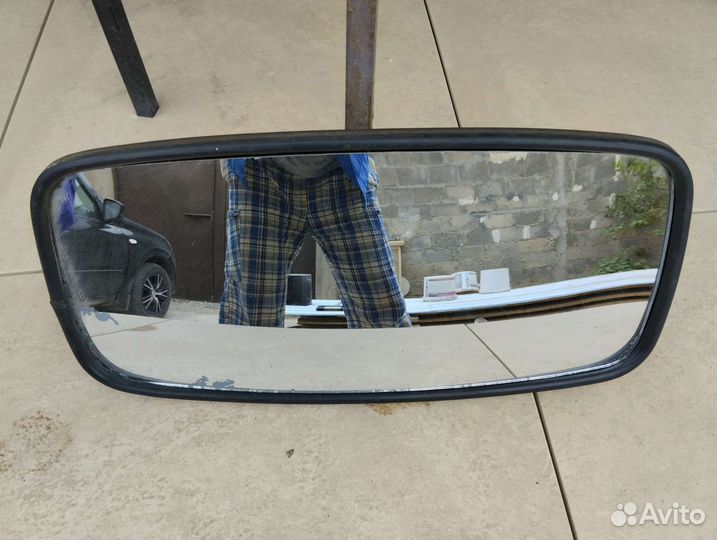 Зеркало на авто