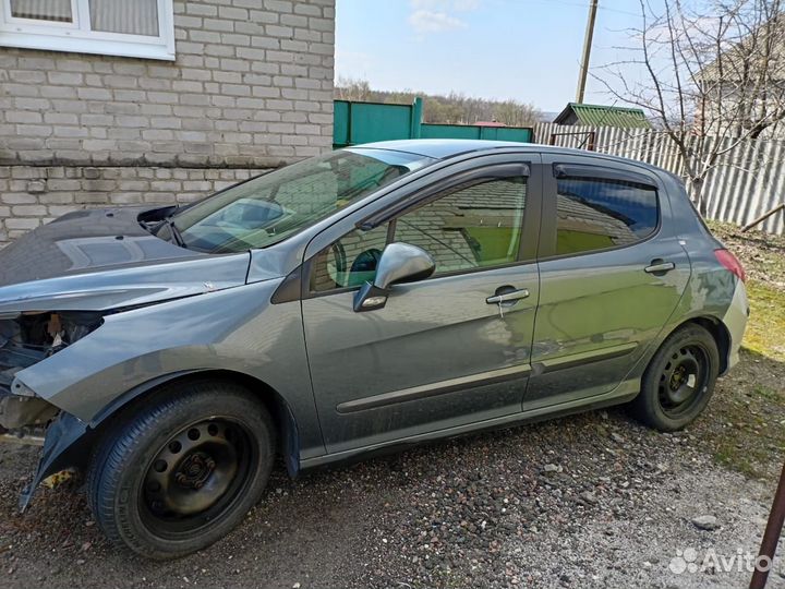 Разбирается на запчасти peugeot 308 2009 1.6