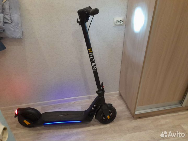 Самокат взрослый электрический