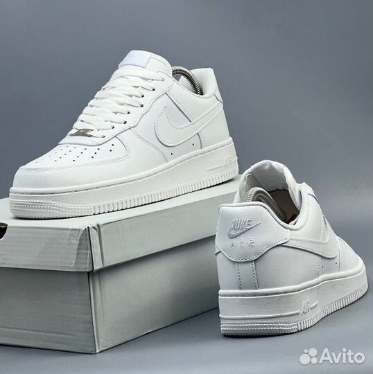 Белые Nike Air Force 1