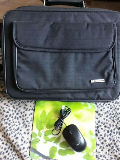 Сумка для компьютера, много места для бумаг и друг