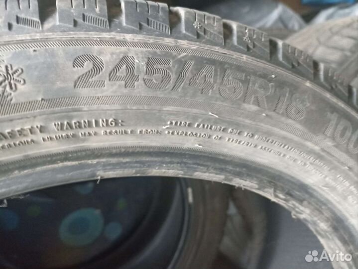Triangle Snowlink TWT02 245/45 R18
