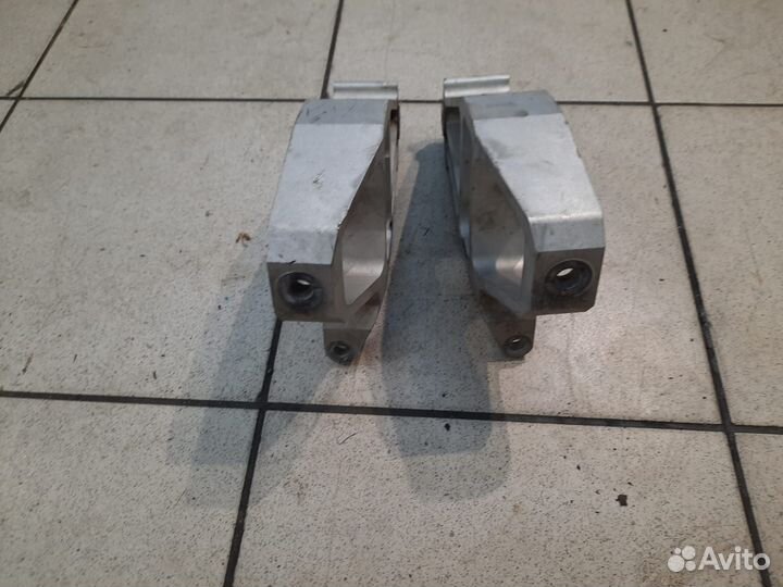 Поворотный кулак Polaris indy 600