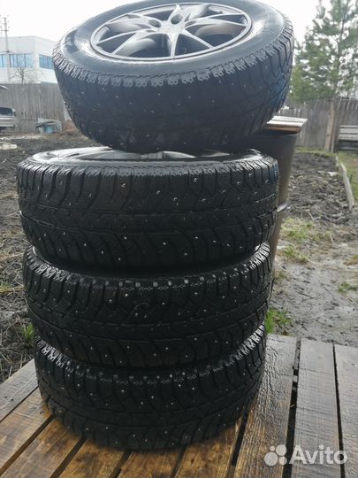 Bridgestone Ice Cruiser 7000S 195/65 R15 E