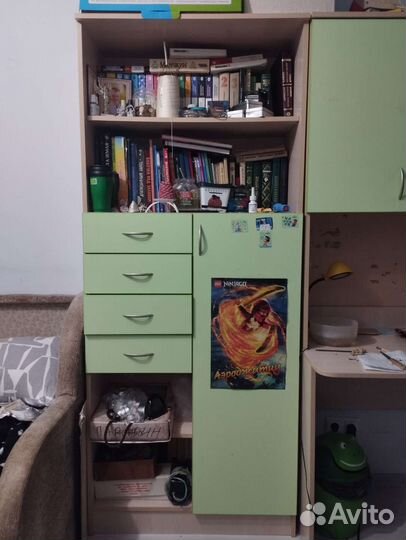 Письменный стол для школьника со шкафом