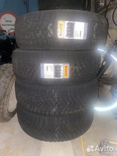 Pirelli Ice Zero FR 225/60 R18