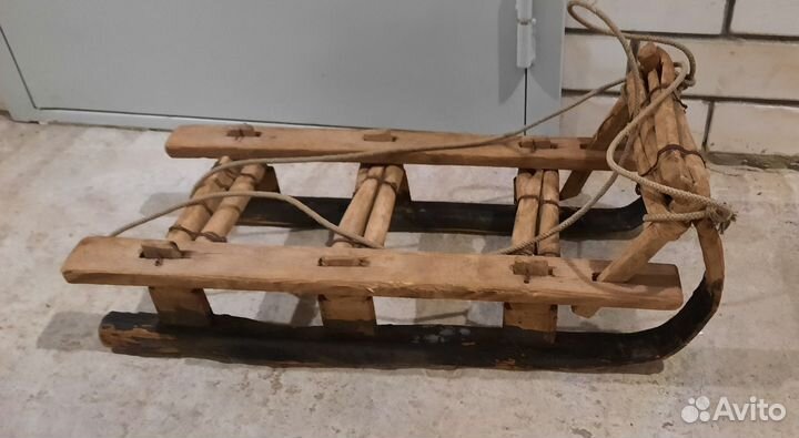 Деревянные санки в аренду