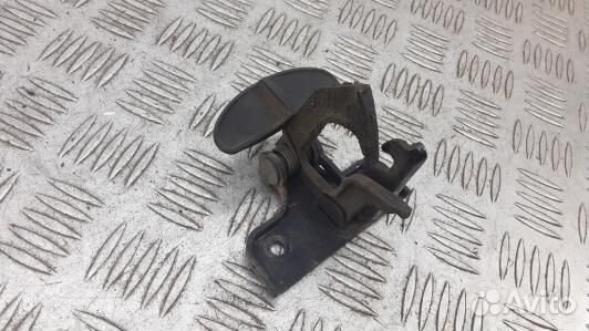 Замок капота mercedes benz M-class W164 (UMA05VR01