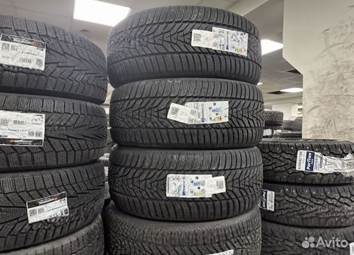 Hankook Winter I'Cept Evo 3 W330A 285/40 R21 109