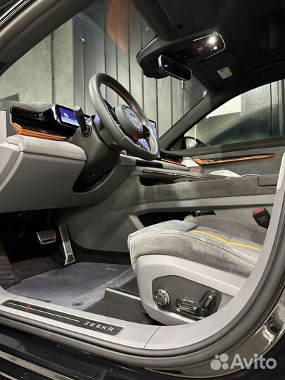 Автомойщик проживанием на пресне