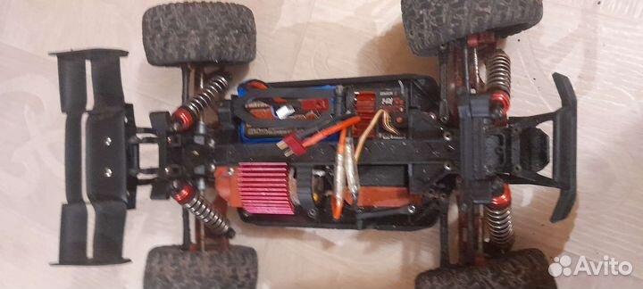 Машинка на пульте управления