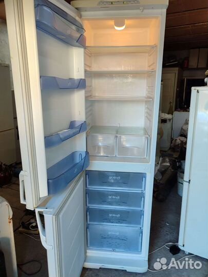 Холодильник Бирюса