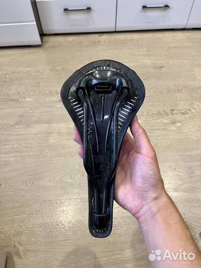 Велосипедное седло fizik gobi